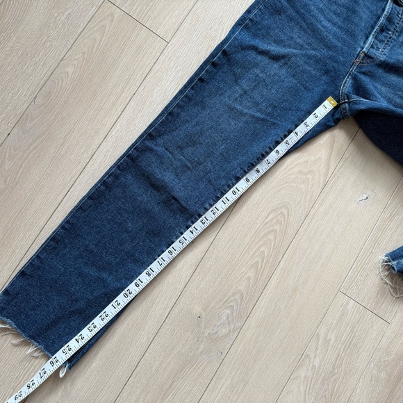 Levi’s Wedgie Straight Distressed Jeans Women’s Size 28 - Picture 3 of 15